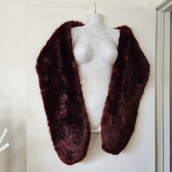 Halogen Lux Faux Fur Maroon Wrap - Picture 3 of 6